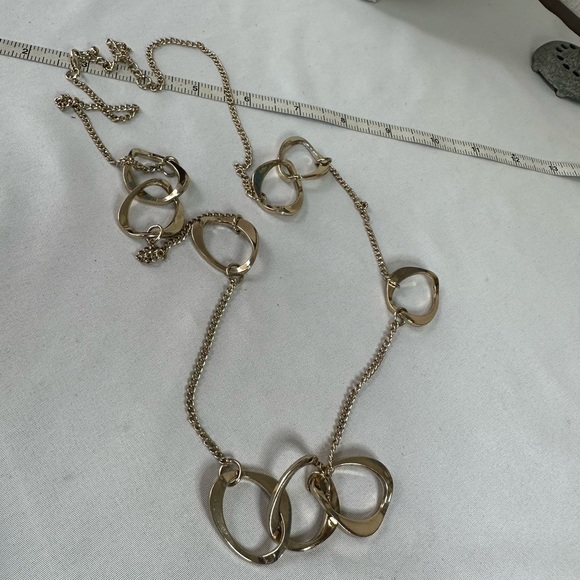 Long futuristic floating circles goldtone chain necklace - Picture 5 of 5